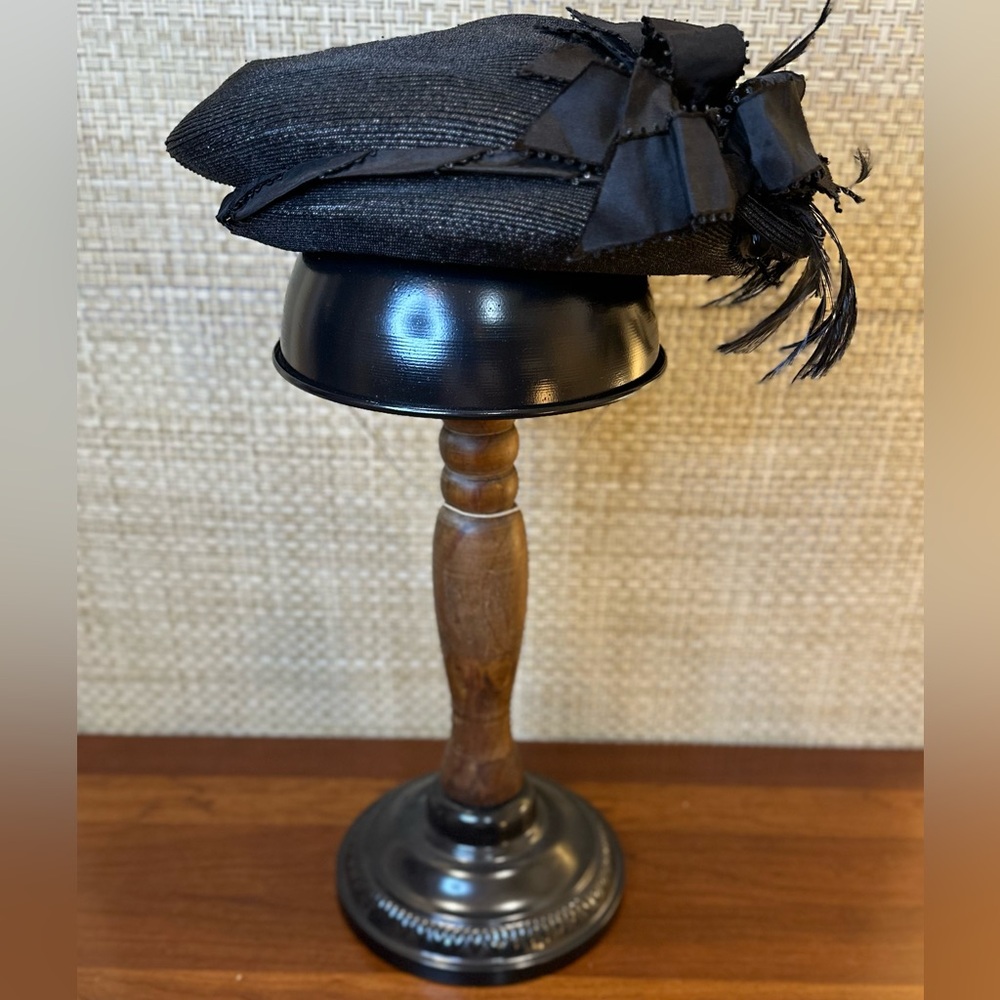VTG 1940s The Harris Company Cellophane Straw Tilt Hat Architectural Bow & Plume